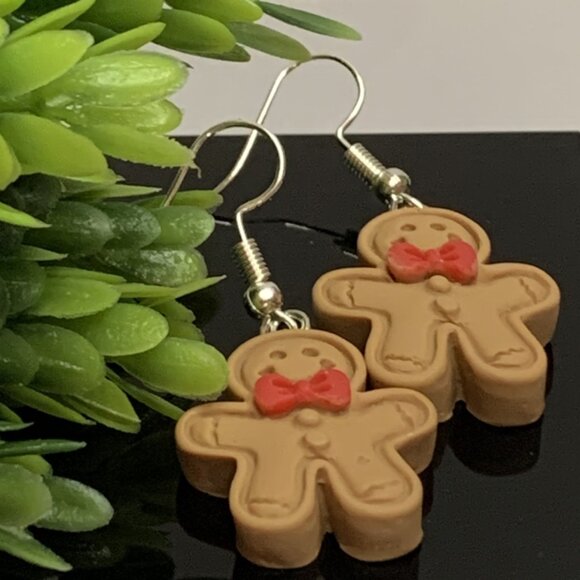Gingerbread Man Earring, Christmas Earring, Gift Idea, Holiday Earring - Picture 1 of 4